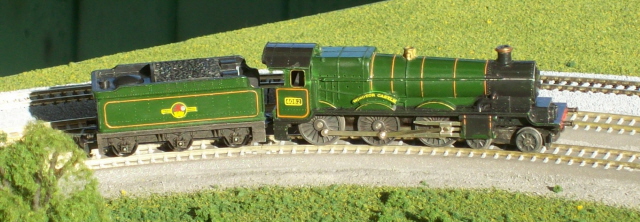 Triang Castle class 4-6-0+T Steam
Locomotive